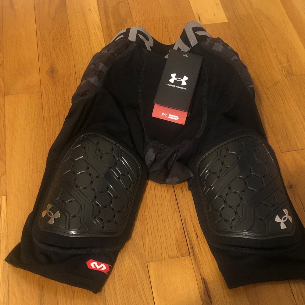 Under Armour Black camo game day pro 5 pad football girdle youth large